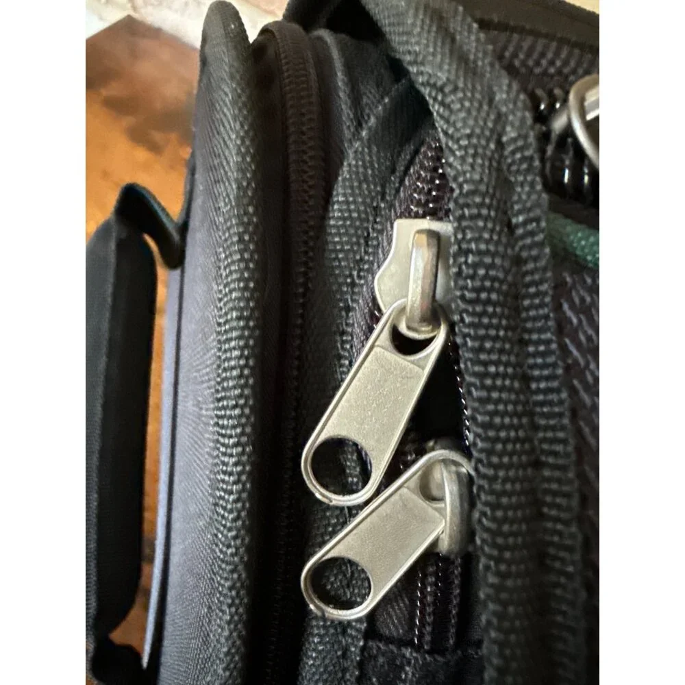 Jos A Bank Black Padded Roll Up Luggage Case & Garment Bag With Shoulder Strap